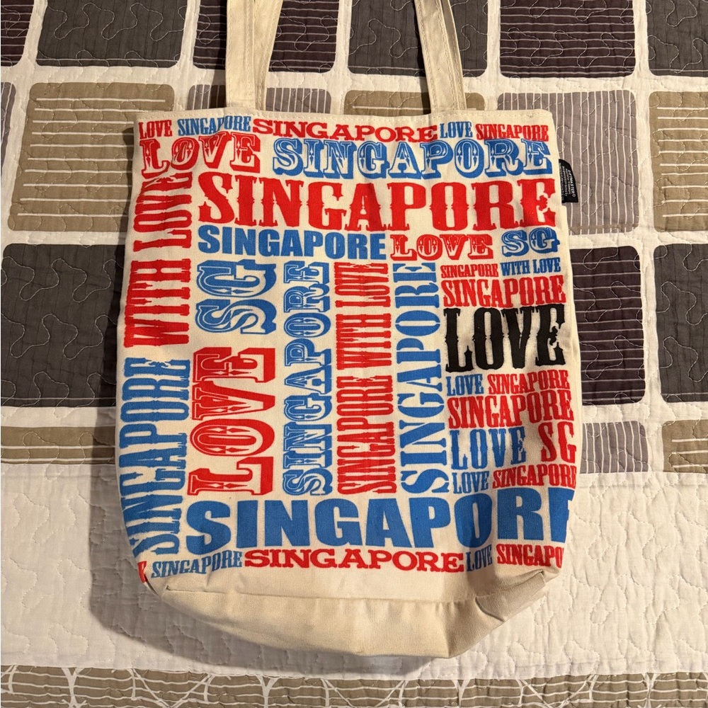 Totes Multicolor Singapore Love Print Bag